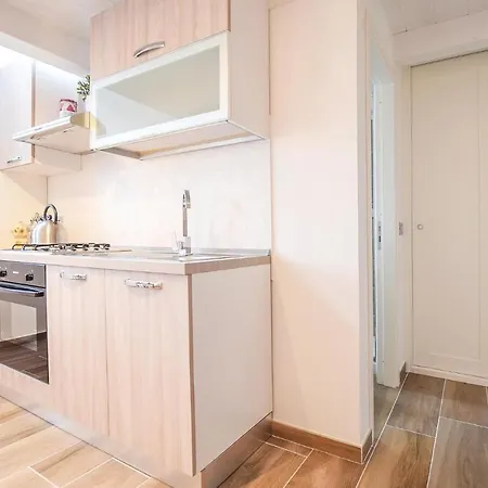 Apt, 7 Laureana Cilento
