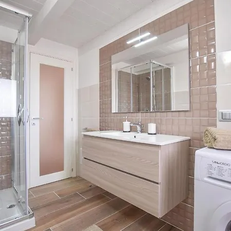 Apt, 7 * Laureana Cilento
