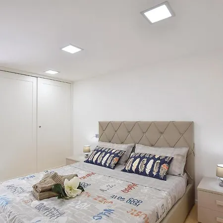 Apt, 7 شقة